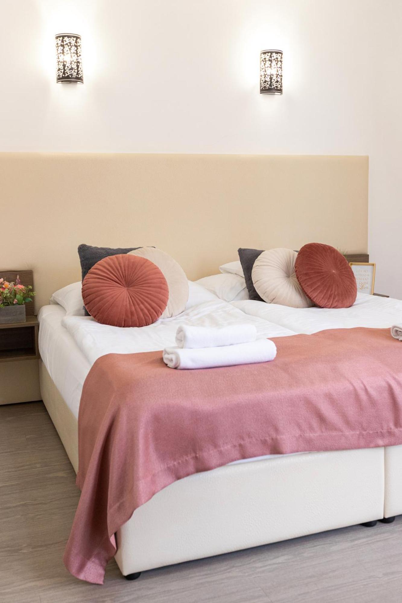 Csillag Villa Balatonalmádi エクステリア 写真